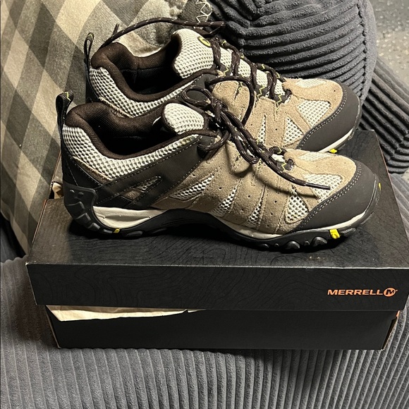 Merrell shoes - Picture 1 of 6